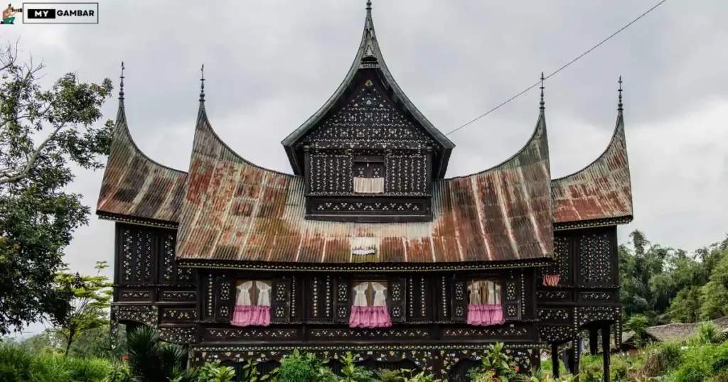 gambar rumah gadang